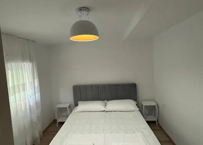 Vacation By Andrea 3* تيرانا